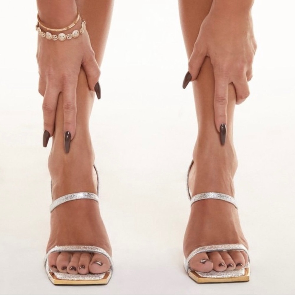 Good American The Standout Square Toe Slingback Heels Silver Crackle Sandals 12